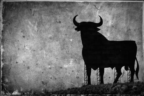 Neuquén del Ayer: La insólita historia del Toro de la Ruta 22 y la "guerra de los atributos" contra la censura